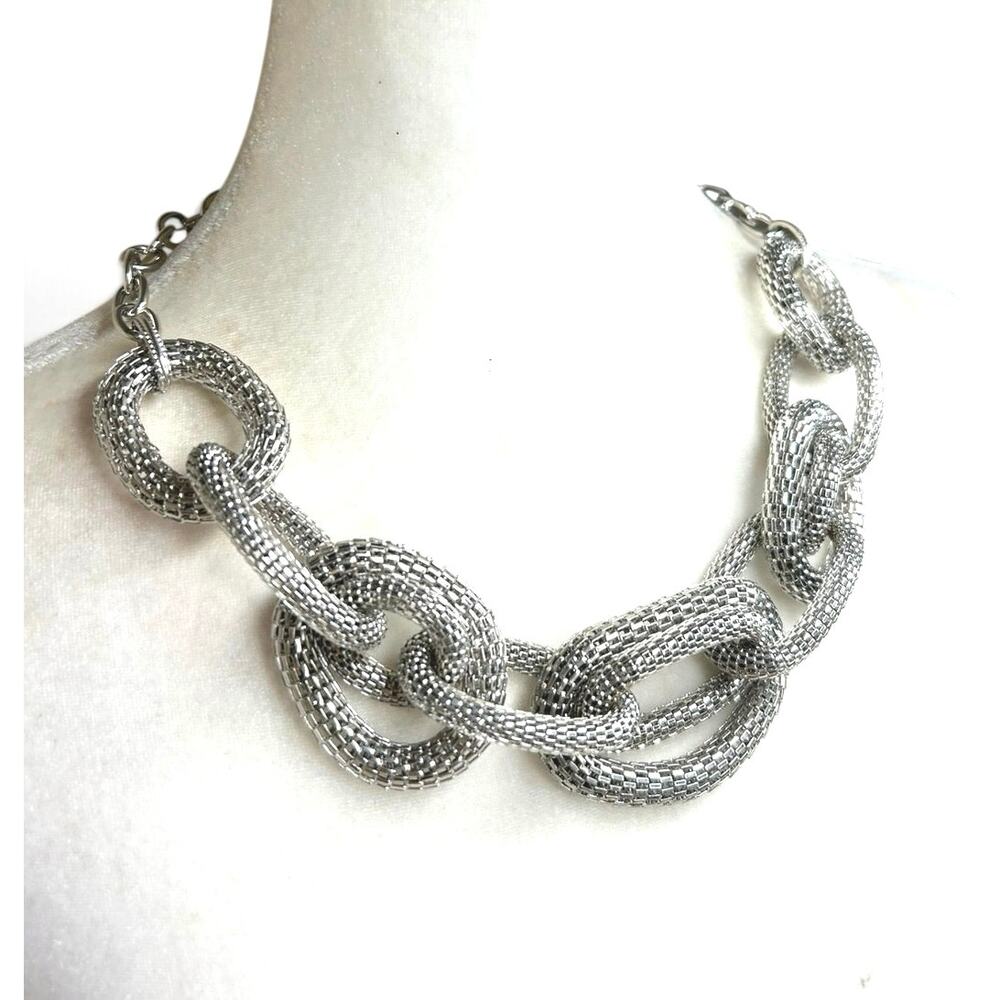 Chunky Silver Tone Metal Mesh Interlocking Chain Link Statement Necklace
